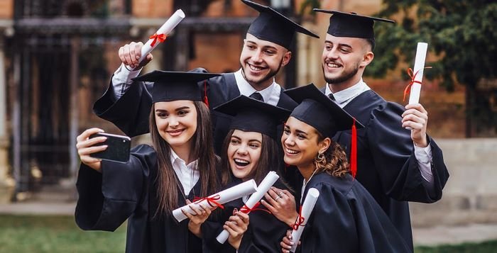 Top 5 Scholarships for International Students in Canada
